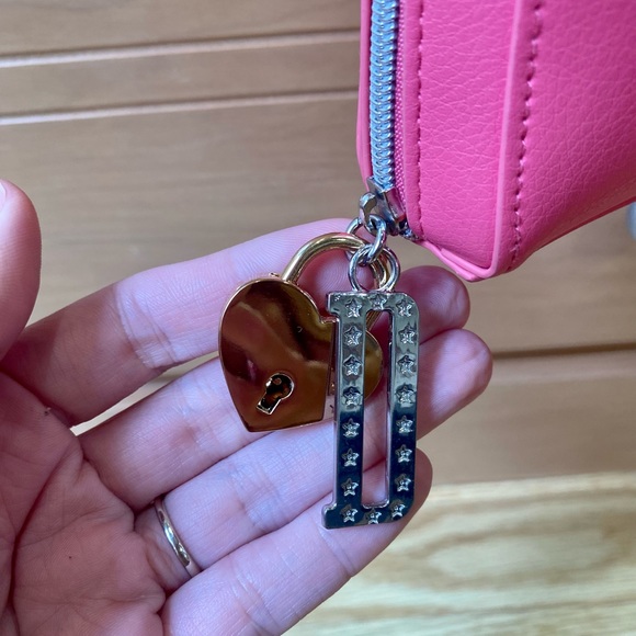 🌟 DIOR Bubble gum pink bag💖 +2  crossbody straps - Picture 3 of 17